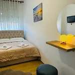 - Apartman *