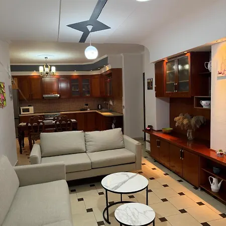 - Appartamento Tirana